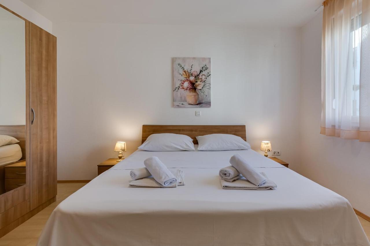 Villa Mirela Петрчане Экстерьер фото